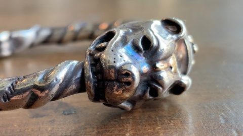 ビルウォールレザーのブルドッグバングルのカスタム前
