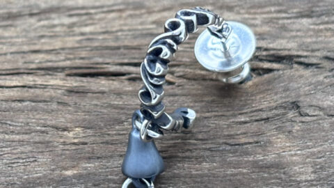 オーダーメイドのベルのピアス