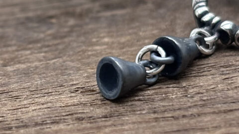 オーダーメイドのベルのピアス