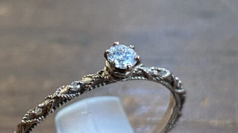 石が付いたリングのサイズ直し