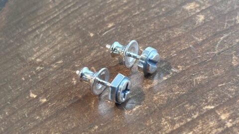 ネジのピアス、PE68とPE69