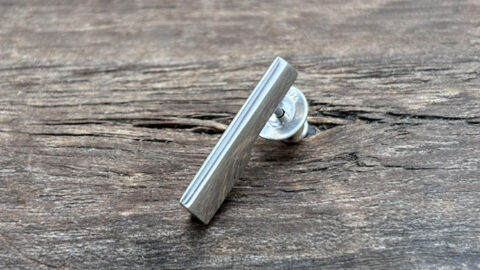 メンズのミニマルピアス、pe66