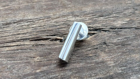 メンズのミニマルピアス、pe67