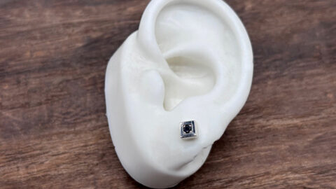 ミニマルピアス、pe53