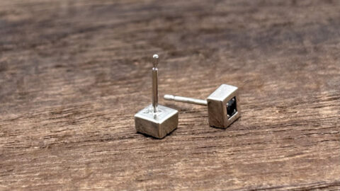 ミニマルピアス、pe53